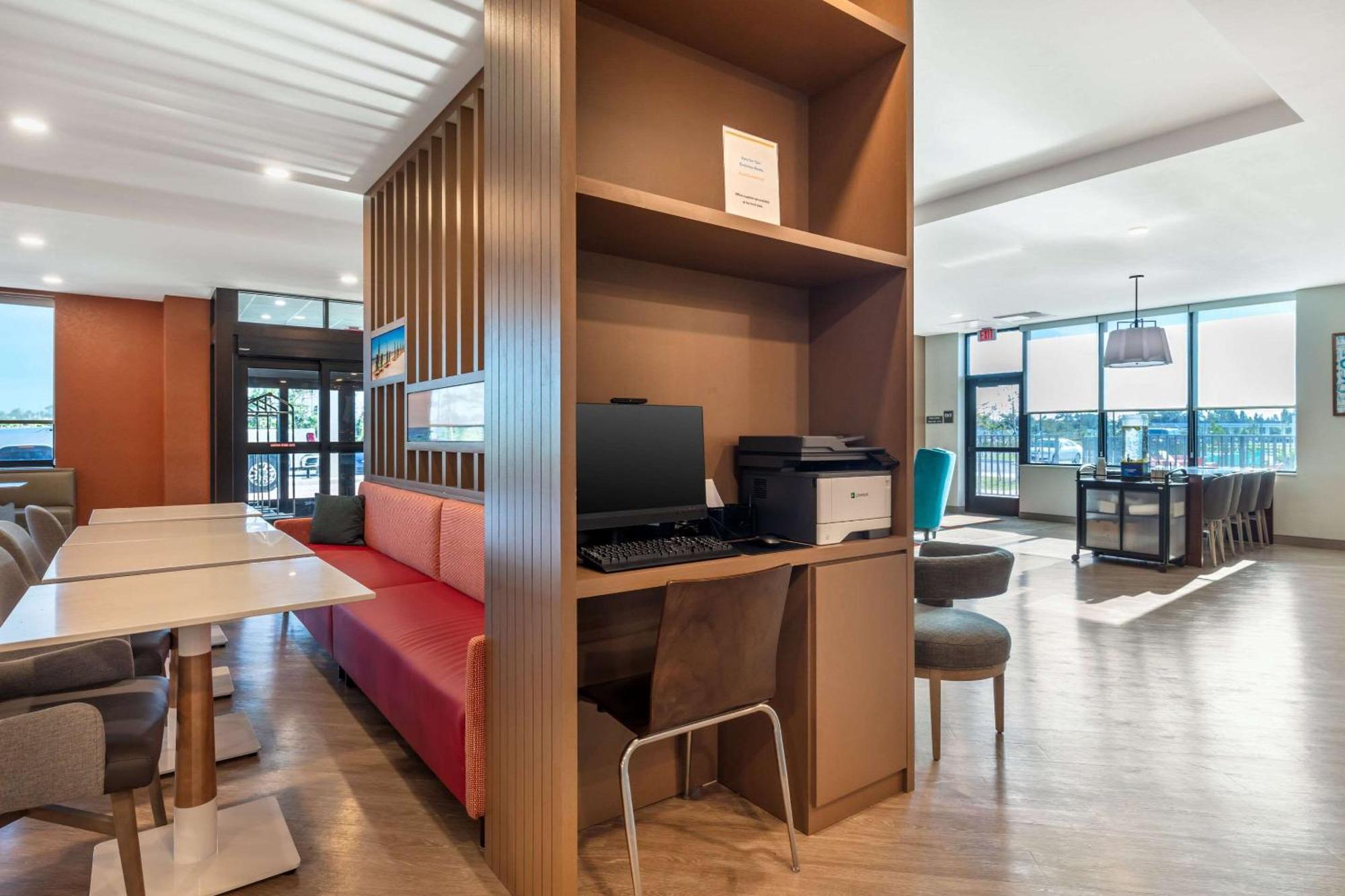 Comfort Suites Fort Myers East I-75 Экстерьер фото